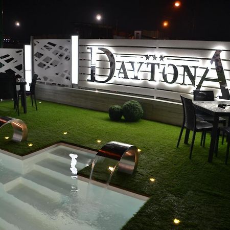 קאסוריה Hotel Daytona Palace מראה חיצוני תמונה