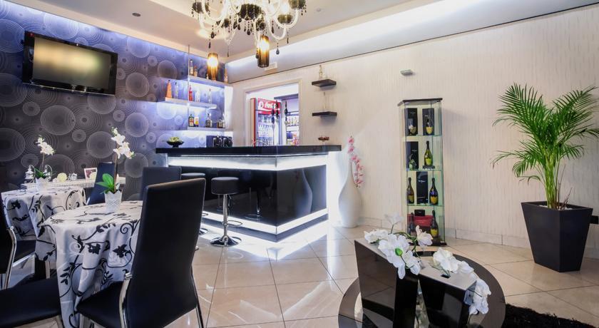 קאסוריה Hotel Daytona Palace מראה חיצוני תמונה
