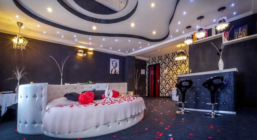 קאסוריה Hotel Daytona Palace מראה חיצוני תמונה